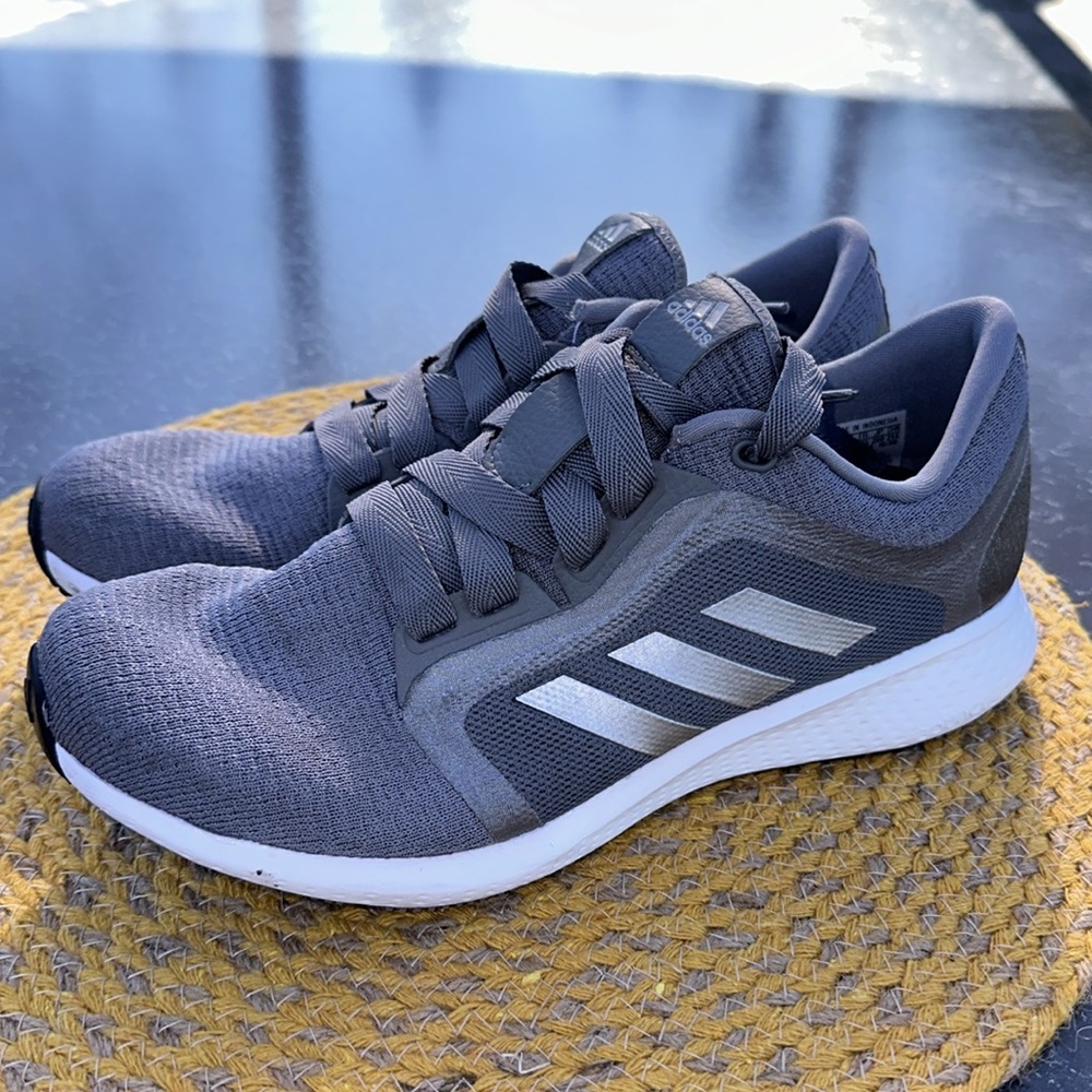 ADIDAS sz 9